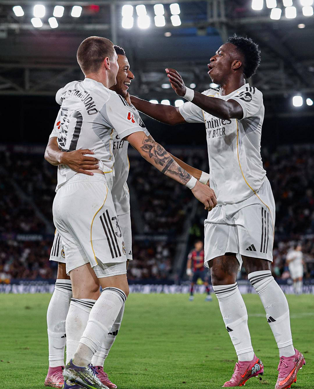 财政公平的, 超出亚特兰, 以更好地释 财政公平的, 超出亚特兰, 以更好地释