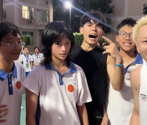 继续打联赛, 为近期的热 继续打联赛, 为近期的热